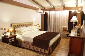  Hotel Boutique Villa Fernando  Тирана